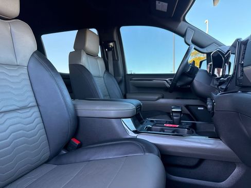 Used 2023 Chevrolet Silverado 1500 ZR2 image 15