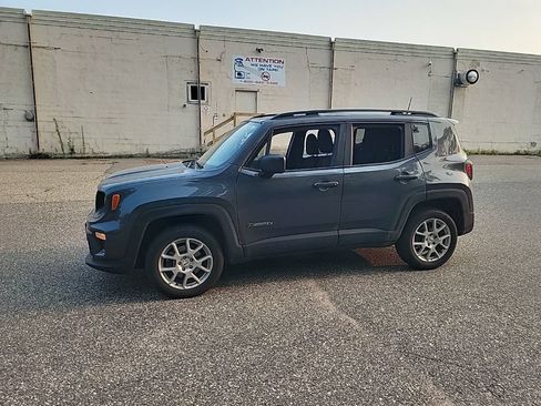 Used 2022 Jeep Renegade Latitude w/ Convenience Group AWD/4WD image 19