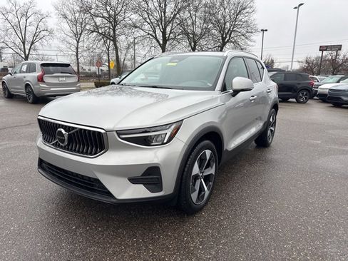 Used 2025 Volvo XC40 B5 Core w/ Protection Package Premier image 1