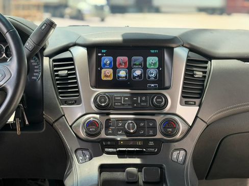 Used 2020 Chevrolet Suburban LT RWD image 31