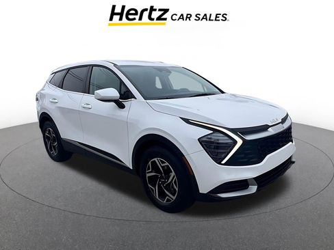 Used 2025 Kia Sportage LX image 1