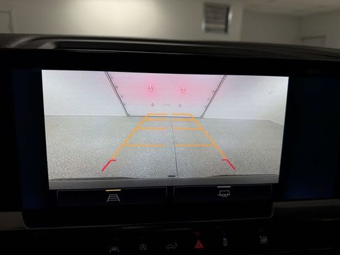 Used 2024 Chevrolet Silverado 1500 LT image 33