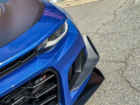 Used 2022 Chevrolet Camaro ZL1 RWD image 12