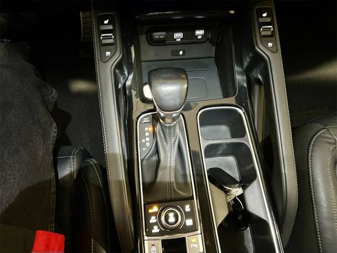 Used 2022 Kia Telluride SX w/ SX Prestige Package image 17