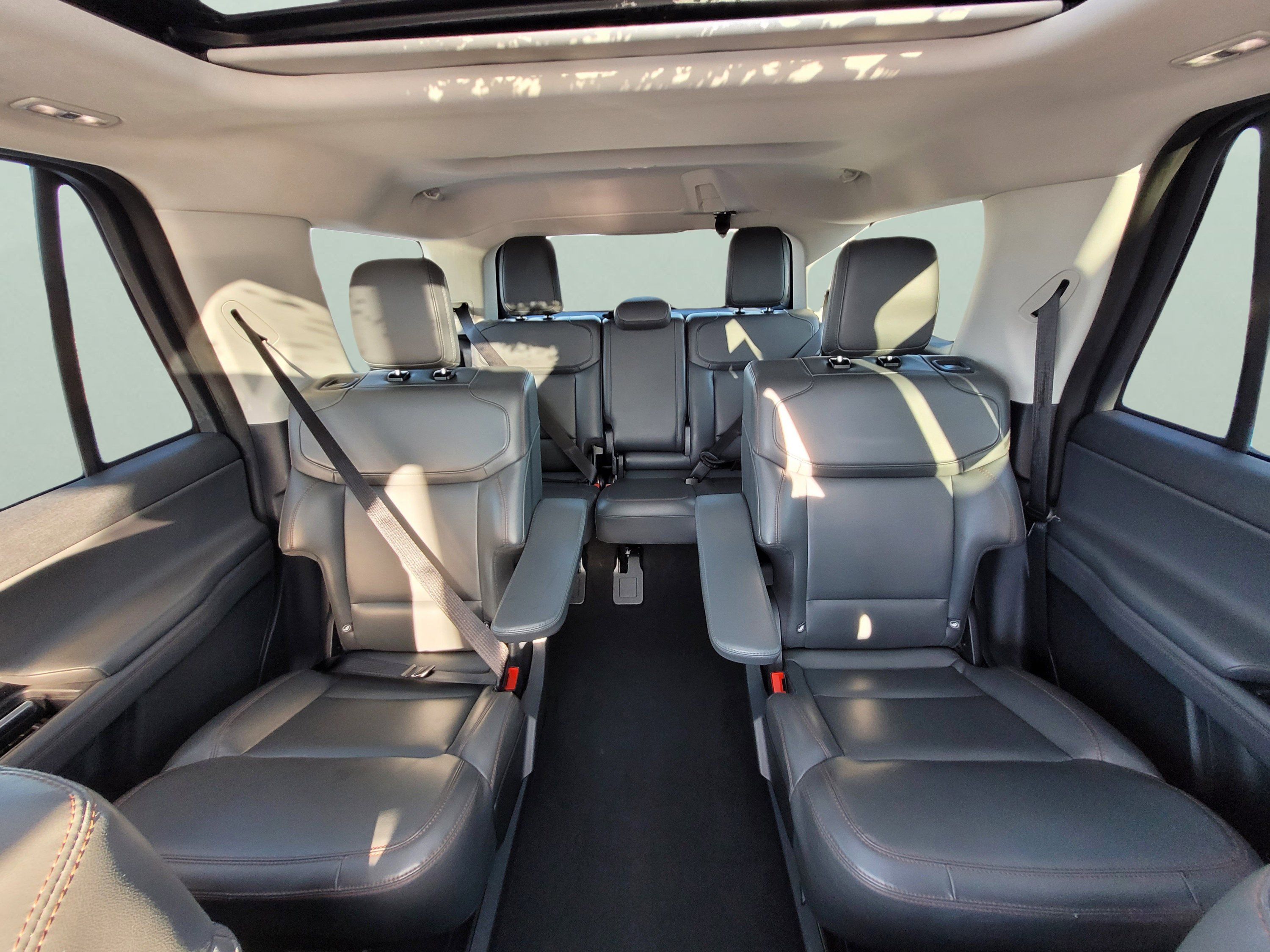 Certified 2025 Ford Expedition Active AWD/4WD image 32