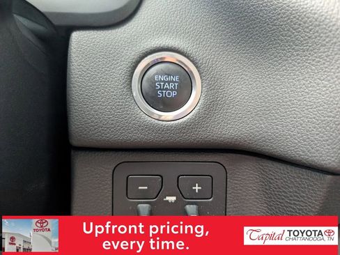 Used 2024 Toyota Tundra Limited AWD/4WD image 19