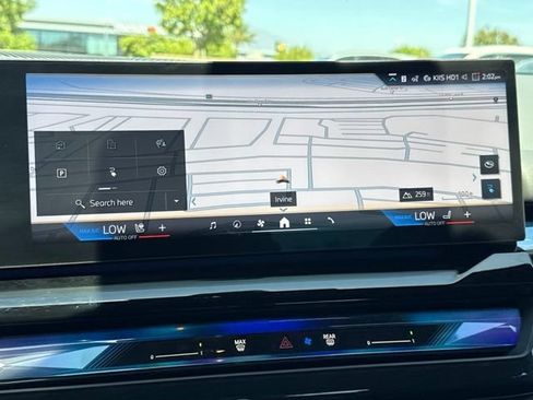 Used 2026 BMW i5 eDrive40 w/ Premium Package RWD image 29