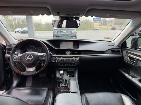 Used 2018 Lexus ES 350 w/ Ultra Luxury Package image 12