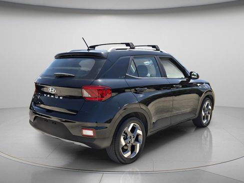 Certified 2023 Hyundai Venue SEL FWD image 7