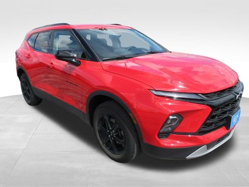 Used 2023 Chevrolet Blazer LT w/ Convenience Package FWD image 8