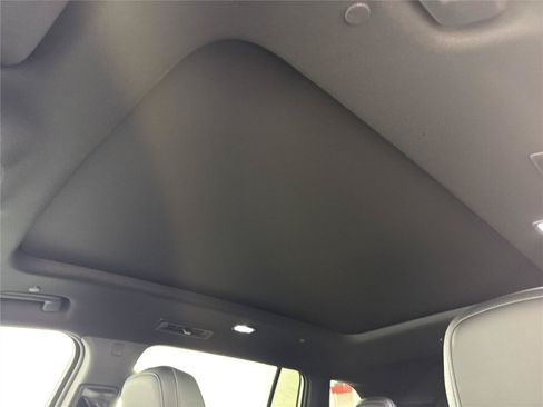 New 2026 GMC Acadia Elevation w/ Black Edition FWD image 33