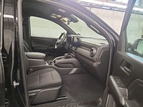 Used 2024 Chevrolet Colorado Trail Boss image 9