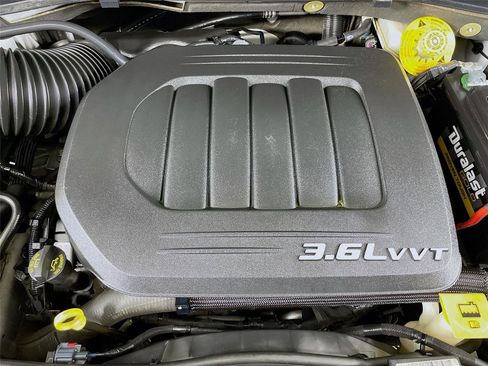 Used 2014 Dodge Grand Caravan SE image 33