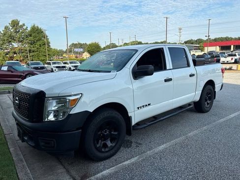 Used 2017 Nissan Titan S RWD image 5
