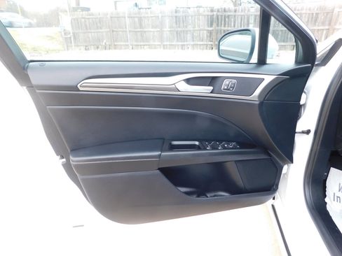 Used 2019 Ford Fusion SEL image 23