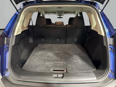 Used 2023 Nissan Rogue S image 25