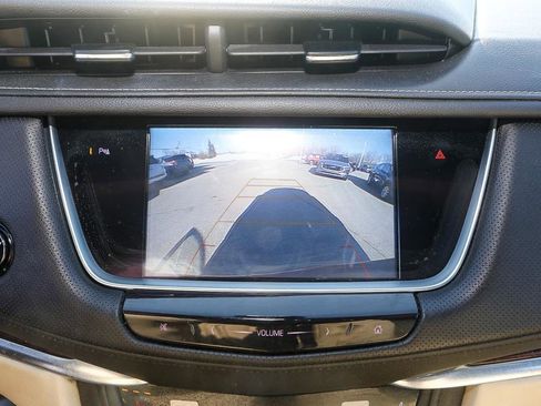 Used 2018 Cadillac XT5 Luxury w/ Driver Awareness Package image 17