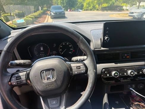 Used 2023 Honda Pilot TrailSport image 12