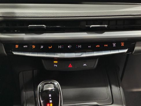 Used 2025 Cadillac XT4 Premium Luxury image 15