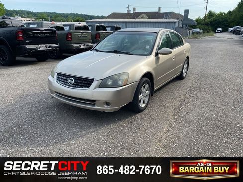 Used 2005 Nissan Altima 2.5 S w/ (S02) Side Airbags Pkg FWD image 1