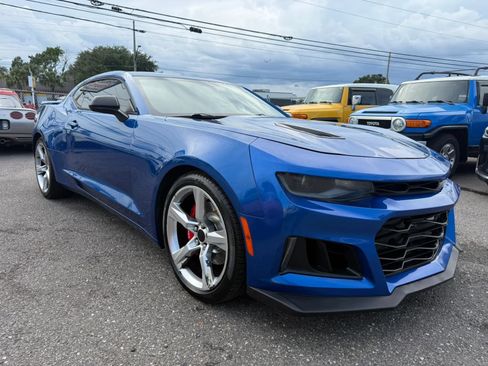 Used 2016 Chevrolet Camaro SS RWD image 3