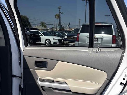 Used 2012 Ford Edge SEL FWD image 12