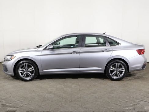 Used 2024 Volkswagen Jetta SE FWD image 16