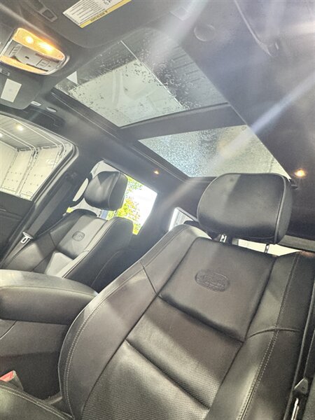 Used 2020 Jeep Grand Cherokee Overland AWD/4WD image 9