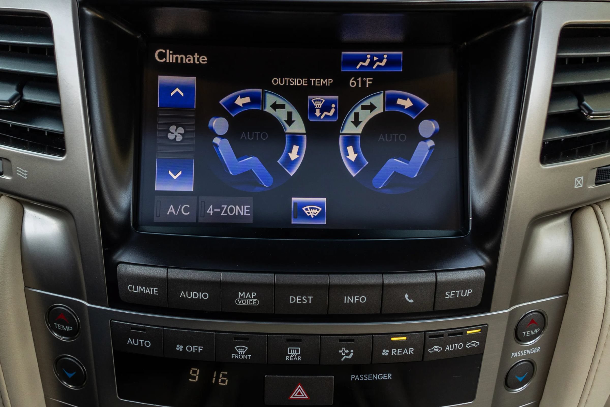 Used 2013 Lexus LX 570 4WD image 21