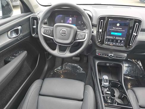 Used 2026 Volvo XC40 B5 Plus w/ Protection Package Premier AWD/4WD image 17