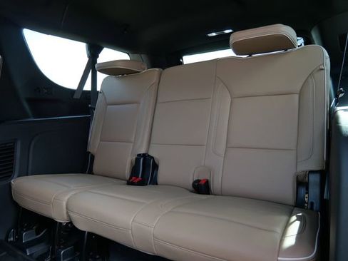 Used 2023 Chevrolet Suburban Premier w/ Advanced Technology Package AWD/4WD image 20