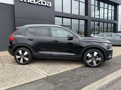 Used 2019 Volvo XC40 T5 Momentum AWD/4WD image 6