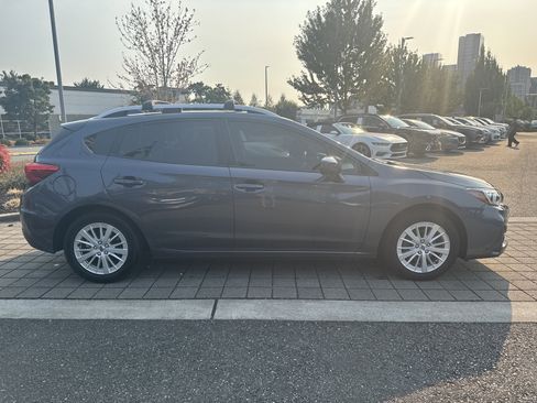 Used 2017 Subaru Impreza 2.0i Premium AWD/4WD image 4
