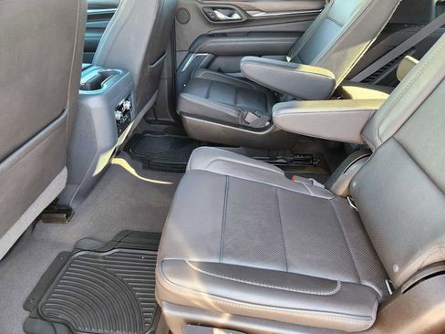 Used 2021 GMC Yukon Denali w/ Denali Premium Package image 11