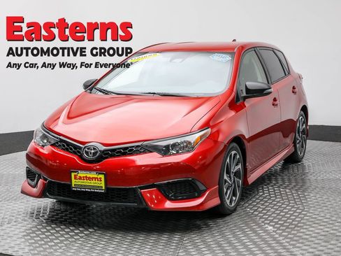 Used 2018 Toyota Corolla iM w/ Carpet Mat Package (TMS) image 1