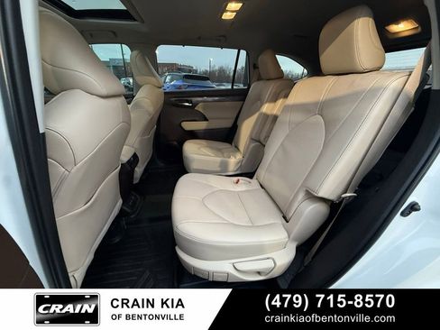 Used 2022 Toyota Highlander Limited image 26