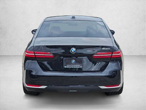 Used 2026 BMW 530i w/ Premium Package RWD image 6