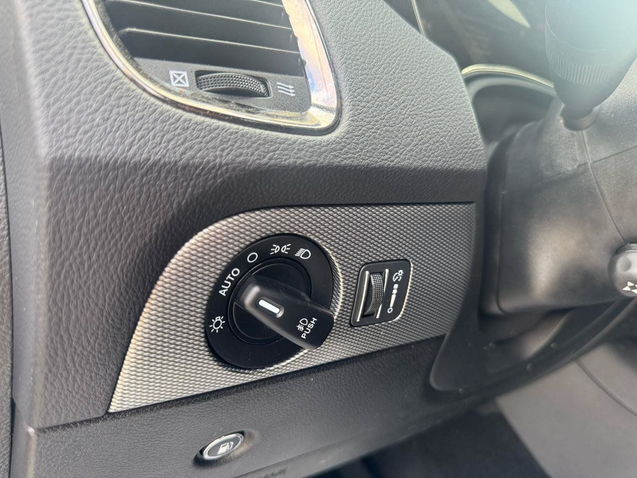 Used 2019 Dodge Durango R/T w/ Blacktop Package AWD/4WD image 46