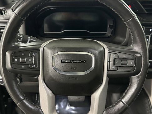 Used 2022 GMC Yukon XL Denali image 15