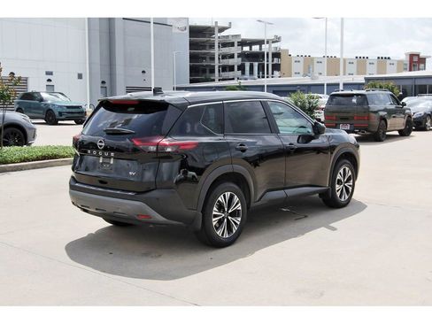 Used 2023 Nissan Rogue SV w/ SV Premium B Package image 6