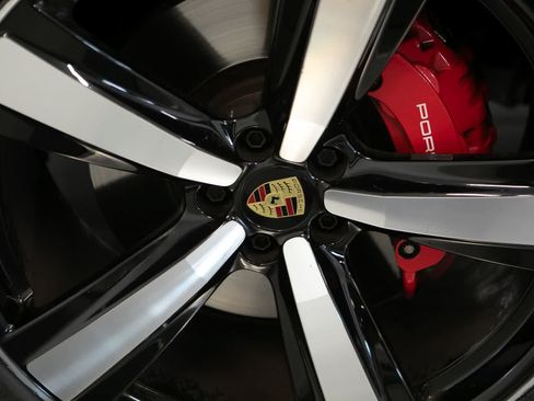 Certified 2023 Porsche Macan S AWD/4WD image 11