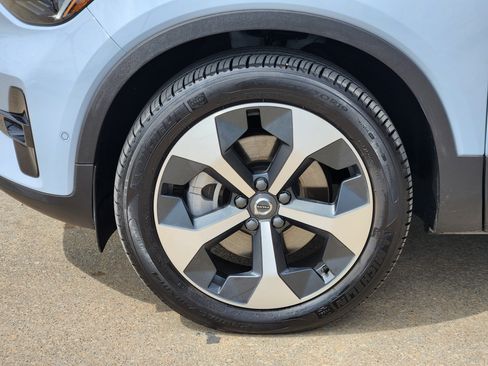 Used 2026 Volvo XC40 B5 Plus w/ Protection Package Premier AWD/4WD image 18