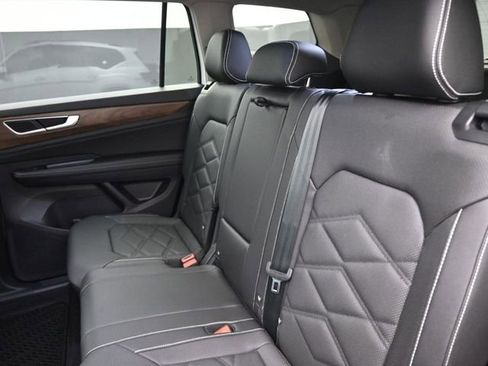 New 2026 Volkswagen Atlas SE image 12