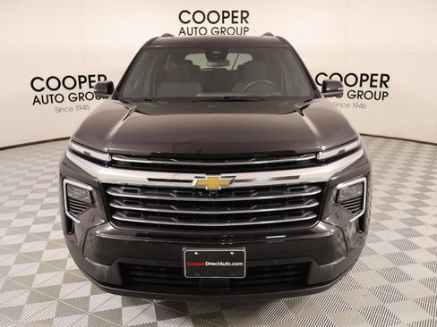 Used 2025 Chevrolet Traverse LT w/ Enhanced Driving Package AWD/4WD image 8