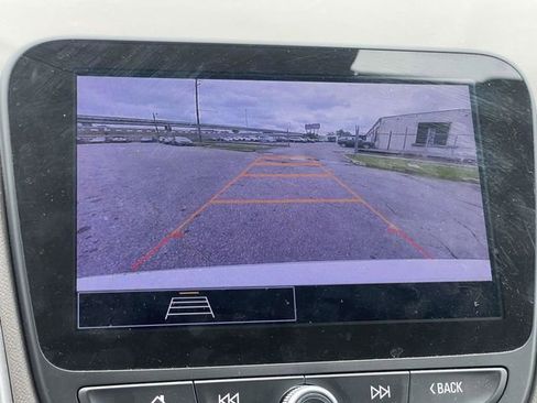 Used 2023 Chevrolet Malibu LT FWD image 18