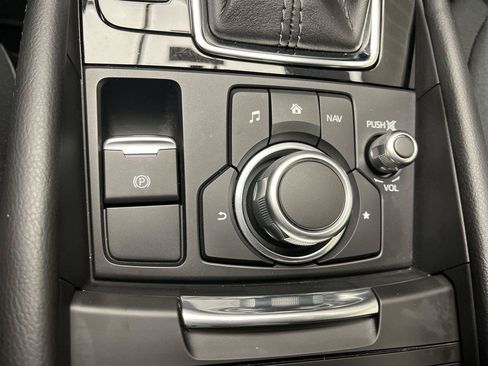 Used 2017 MAZDA MAZDA3 Sport FWD image 14
