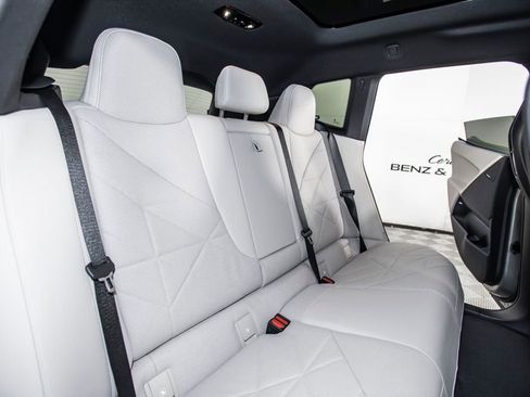 Used 2023 BMW iX xDrive50 w/ Sport Package image 17