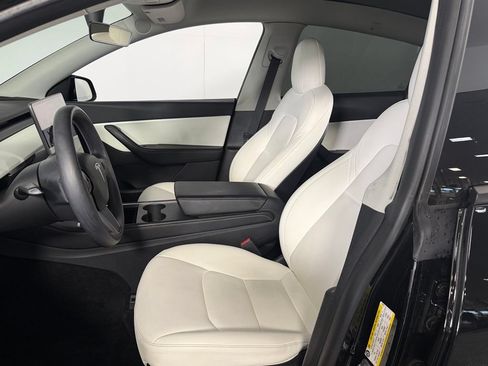 Used 2022 Tesla Model Y Performance AWD/4WD image 29