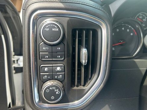 Used 2021 Chevrolet Silverado 1500 LT Trail Boss AWD/4WD image 17