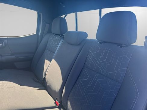 Used 2017 Toyota Tacoma TRD Sport w/ Tow Package image 13